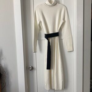 Beautiful  Turtleneck Dress 👗,Off/White ,Long Sleeve , size-XS,  belted ,